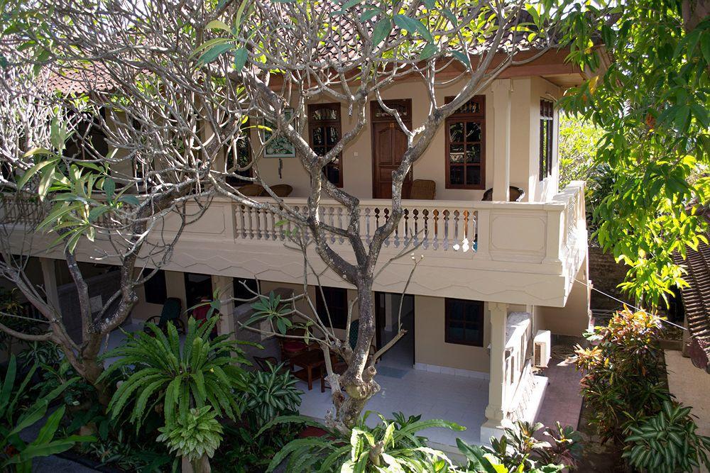 Flamboyan Hotel Kuta  Exterior photo