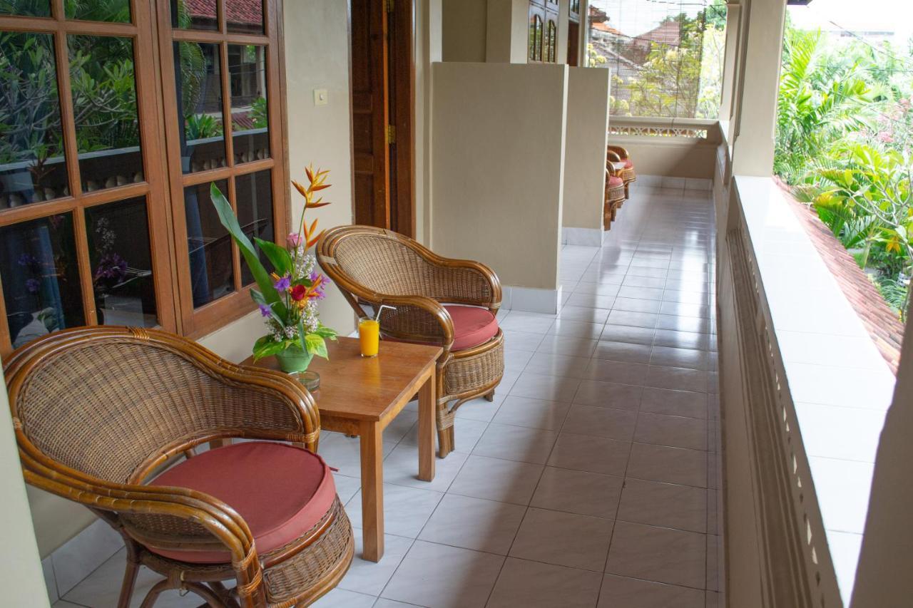 Flamboyan Hotel Kuta  Exterior photo