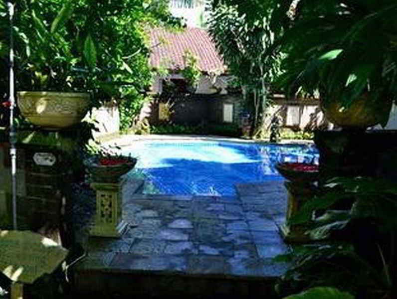 Flamboyan Hotel Kuta  Exterior photo