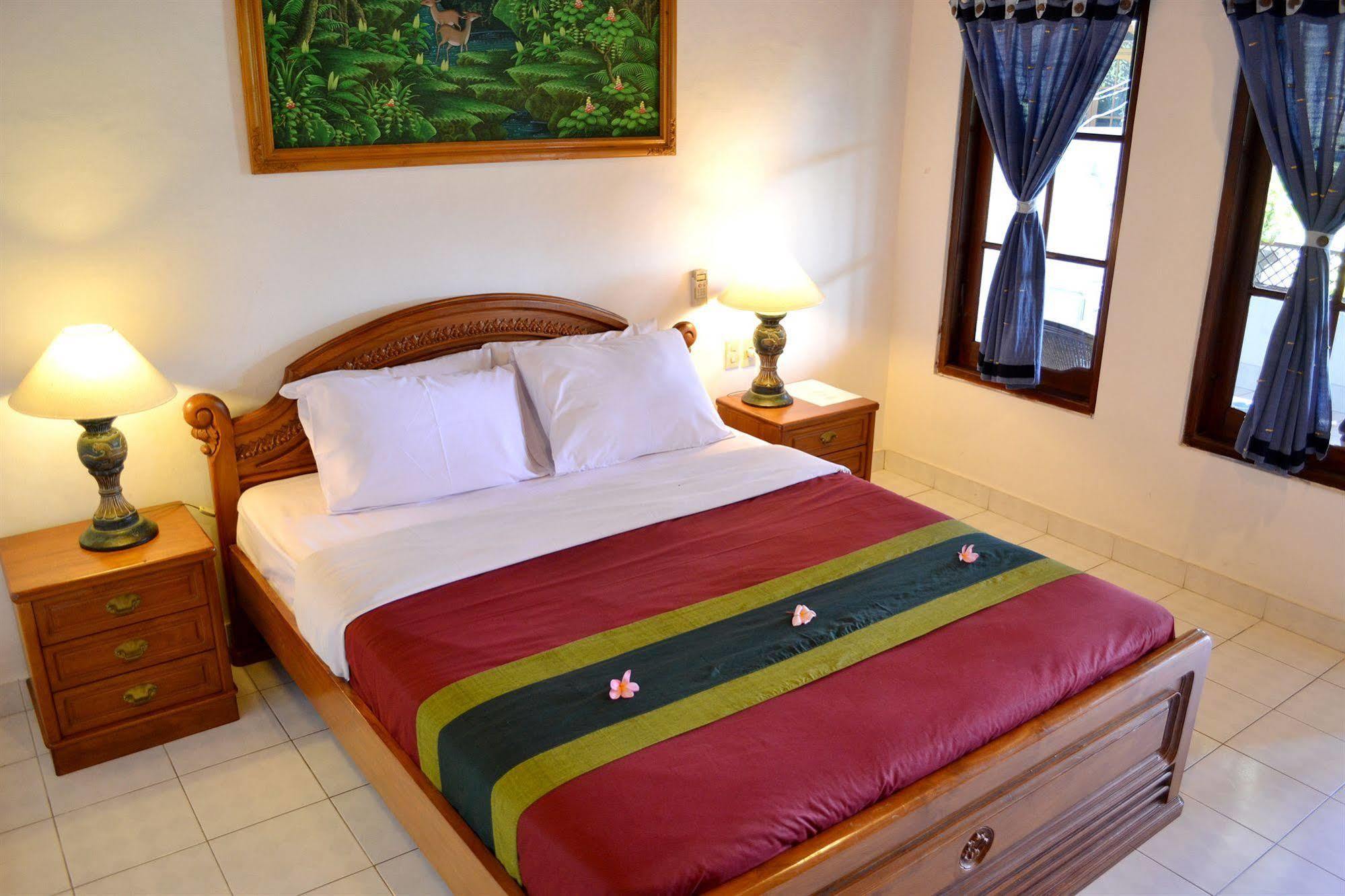 Flamboyan Hotel Kuta  Exterior photo