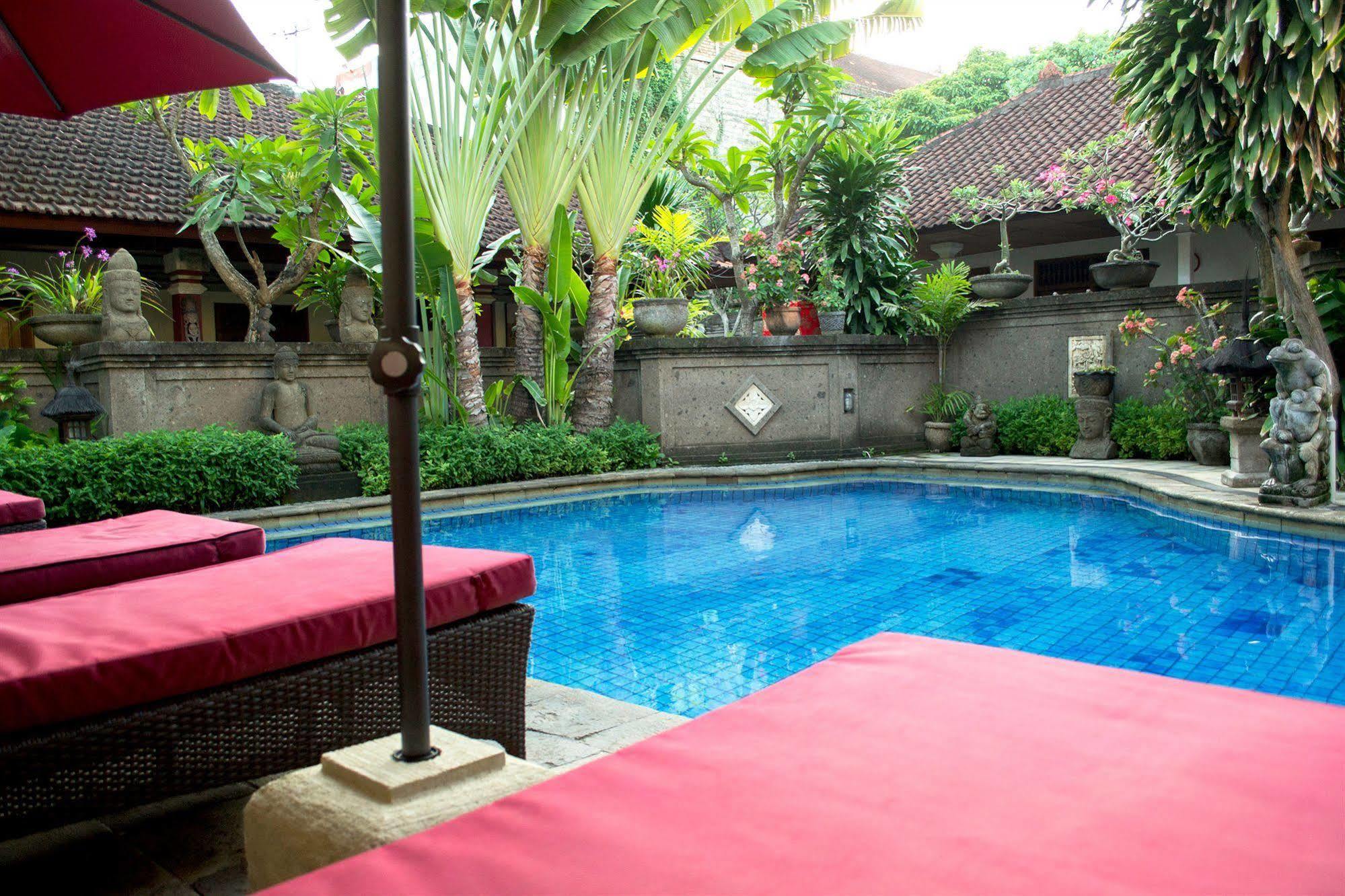 Flamboyan Hotel Kuta  Exterior photo