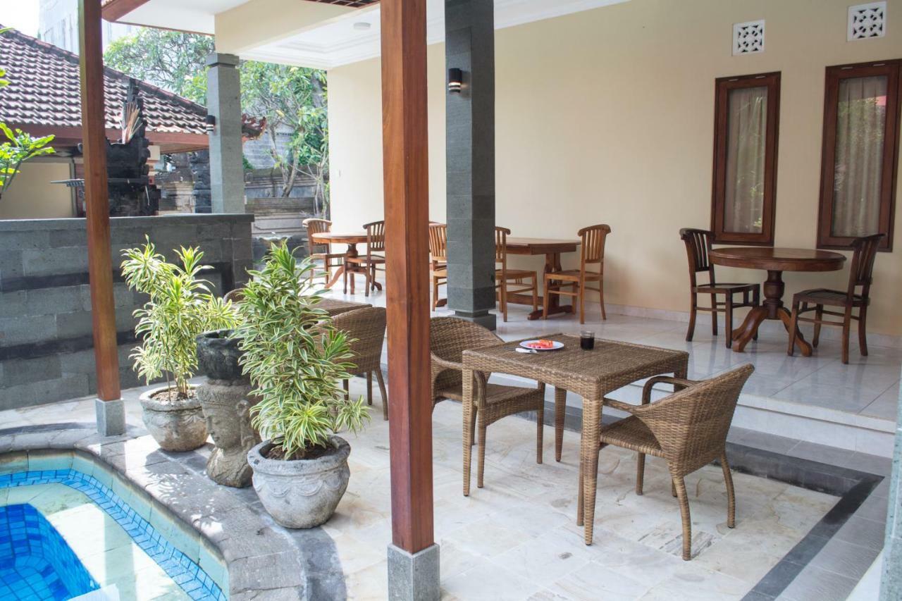 Flamboyan Hotel Kuta  Exterior photo